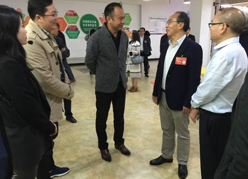 黔江區政協主席夏于峰莅臨我校視察指導。 黔江區政協主席夏于峰莅臨我校視察指導。