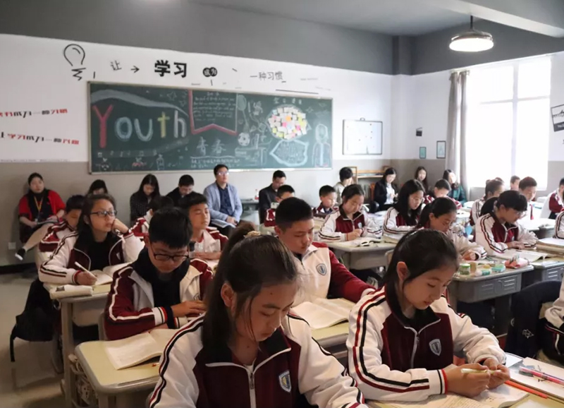 國(guó)維重磅!|專家助力:黔江區教科所集體視導我校教育教學(xué) 國(guó)維重磅!|專家助力:黔江區教科所集體視導我校教育教學(xué)