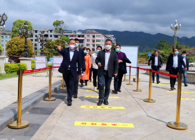 區政府副區長(cháng)謝承剛一行到我校檢查疫情防控和複學(xué)複課準備工作 區政府副區長(cháng)謝承剛一行到我校檢查疫情防控和複學(xué)複課準備工作