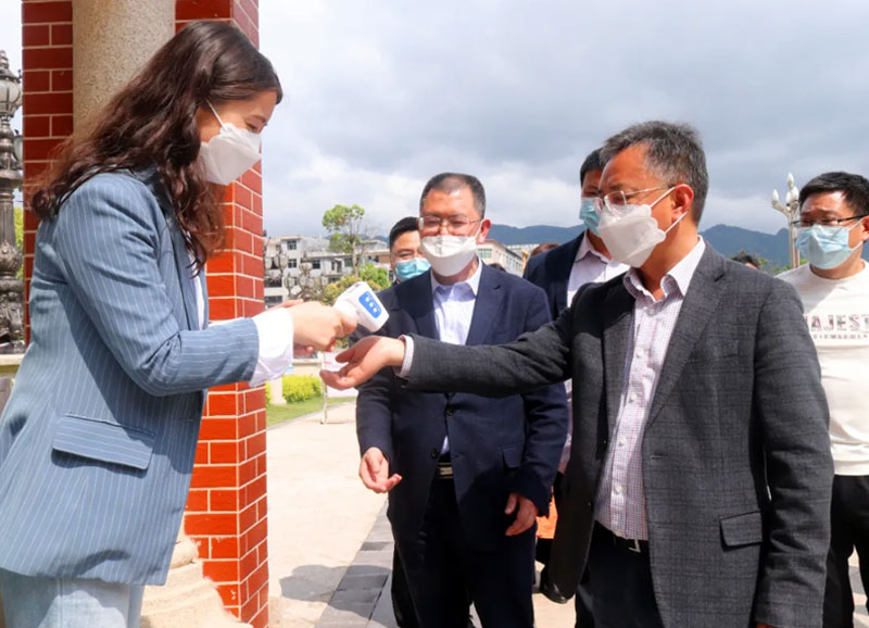 區政府副區長(cháng)謝承剛一行到我校檢查疫情防控和複學(xué)複課準備工作 區政府副區長(cháng)謝承剛一行到我校檢查疫情防控和複學(xué)複課準備工作