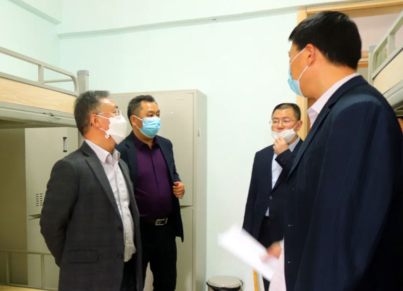 區政府副區長(cháng)謝承剛一行到我校檢查疫情防控和複學(xué)複課準備工作 區政府副區長(cháng)謝承剛一行到我校檢查疫情防控和複學(xué)複課準備工作
