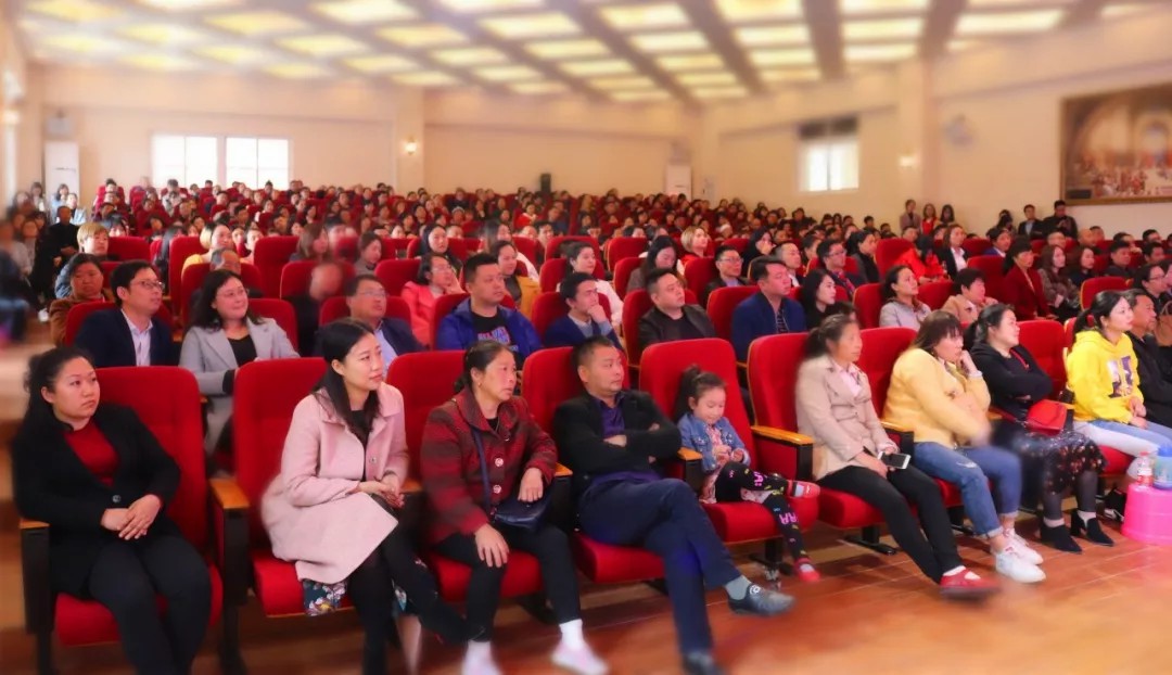 家校同心 與子同行——記國(guó)維外國(guó)語學(xué)校首屆《家長(cháng)吧 · 課堂》 家校同心 與子同行——記國(guó)維外國(guó)語學(xué)校首屆《家長(cháng)吧 · 課堂》